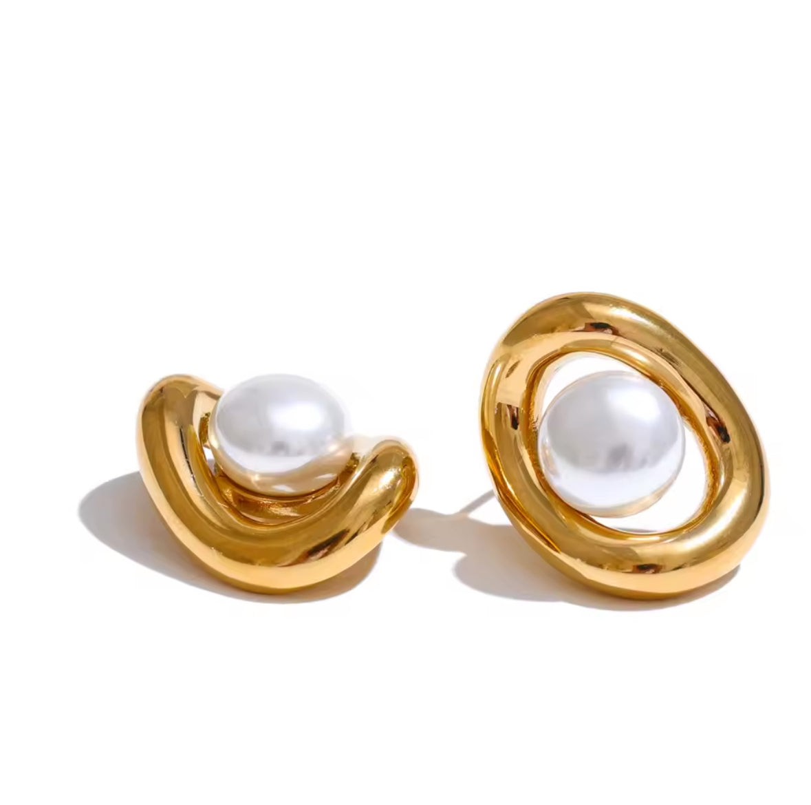 BRINCOS DOTTIE DOURADO