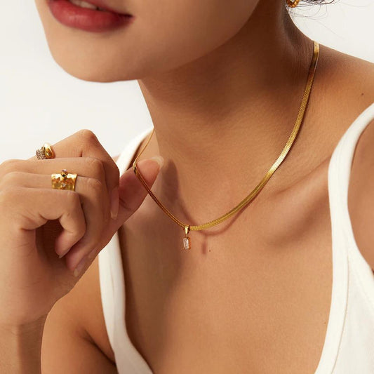 CYMBELINE CRYSTAL NECKLACE