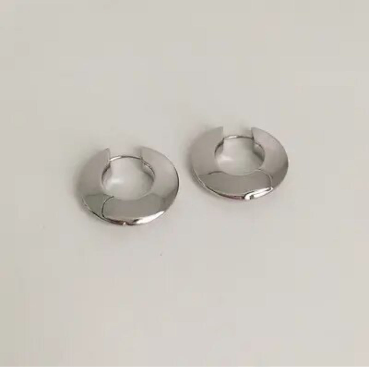 SILVER SCHUMANN EARRING